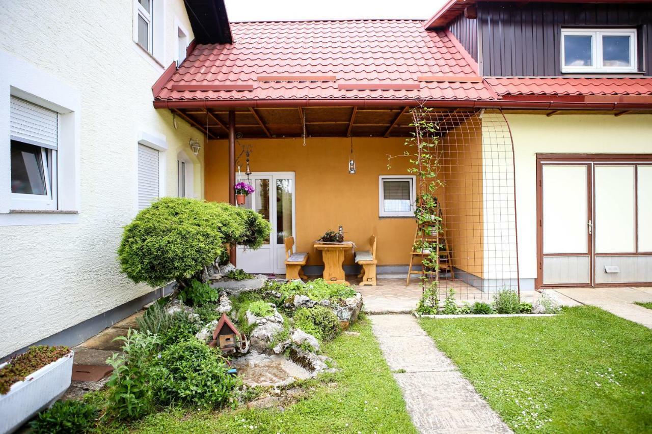 Studio Apartman Krosna Perusic Exterior foto